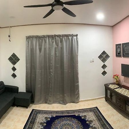 Lavender Homestay Desa Chendering 3 Bedrooms Kuala Terengganu Exterior photo