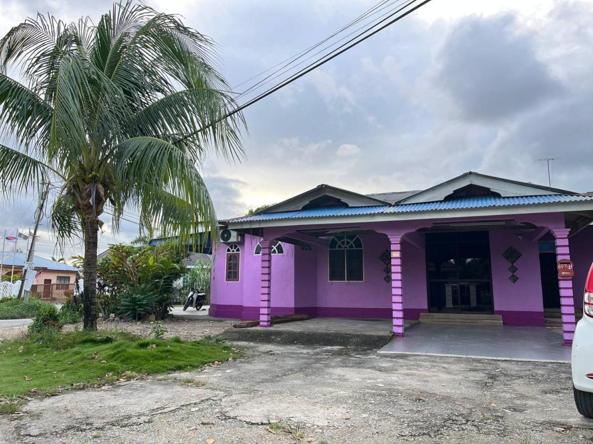 Lavender Homestay Desa Chendering 3 Bedrooms Kuala Terengganu Exterior photo