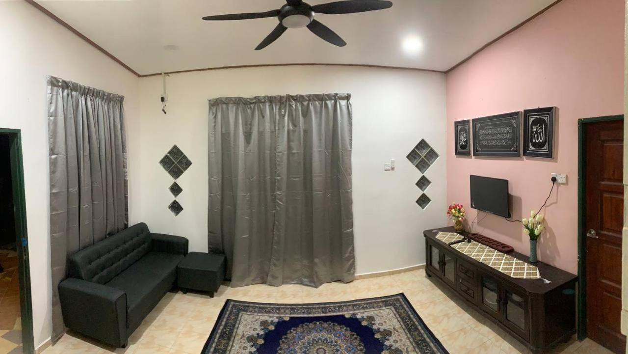 Lavender Homestay Desa Chendering 3 Bedrooms Kuala Terengganu Exterior photo