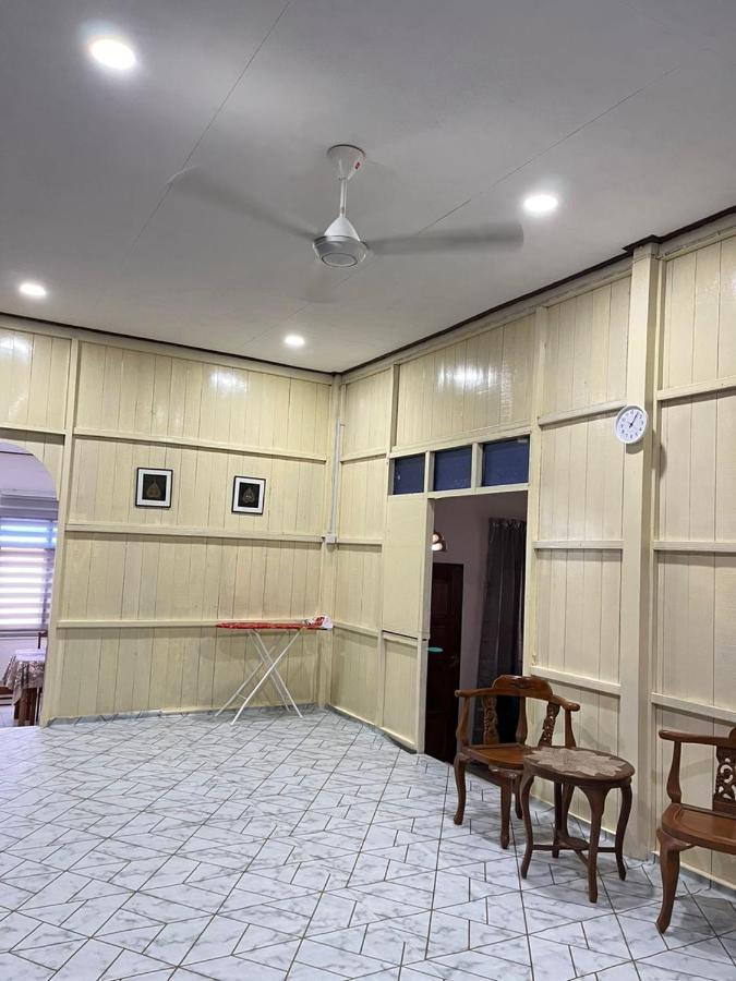 Lavender Homestay Desa Chendering 3 Bedrooms Kuala Terengganu Exterior photo